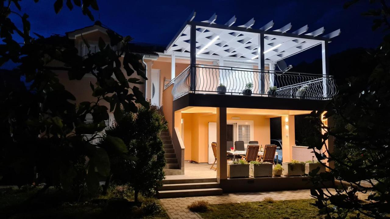 Apartmani Villa Lilliana Tribunj  Exterior photo