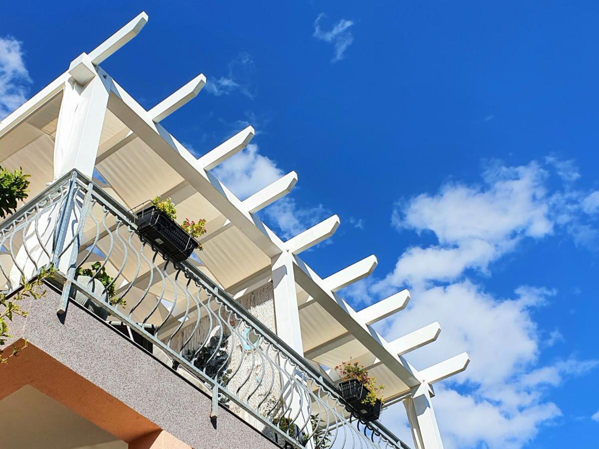 Apartmani Villa Lilliana Tribunj  Exterior photo
